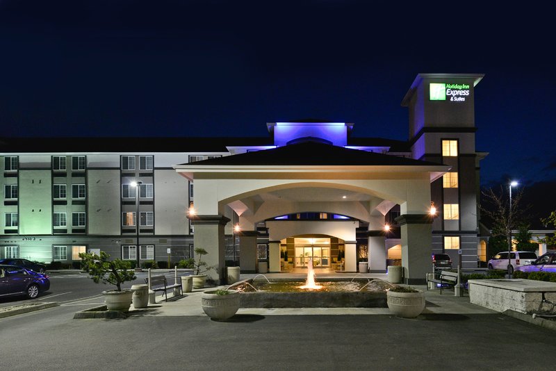Holiday Inn Express & Suites TACOMA SOUTH - LAKEWOOD - Lakewood, WA