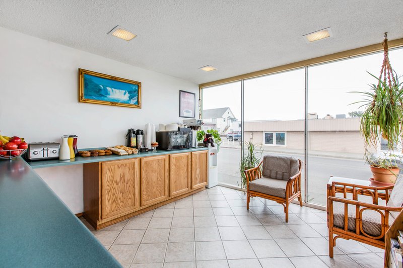 Econo Lodge Eureka By Humboldt Bay - Eureka, CA