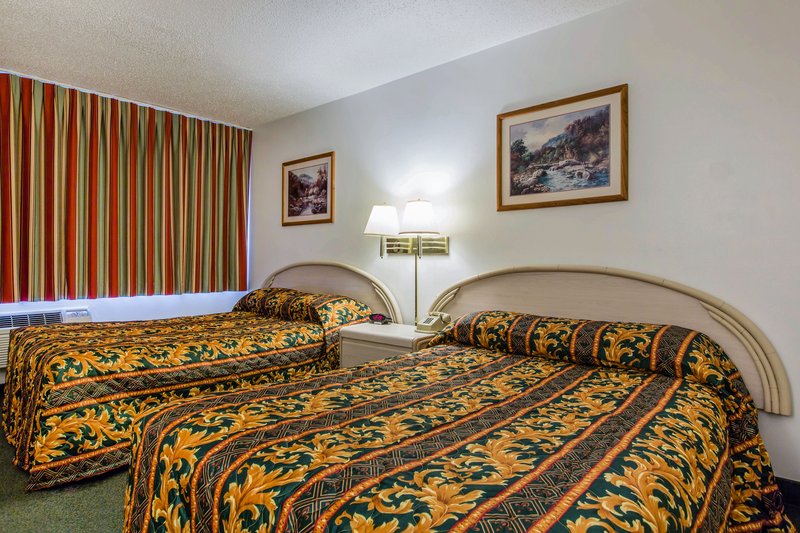 Econo Lodge Eureka By Humboldt Bay - Eureka, CA
