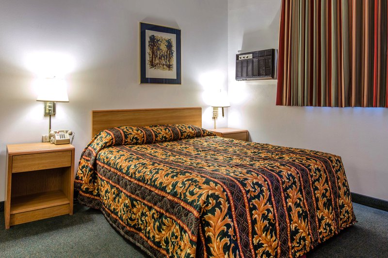 Econo Lodge Eureka By Humboldt Bay - Eureka, CA