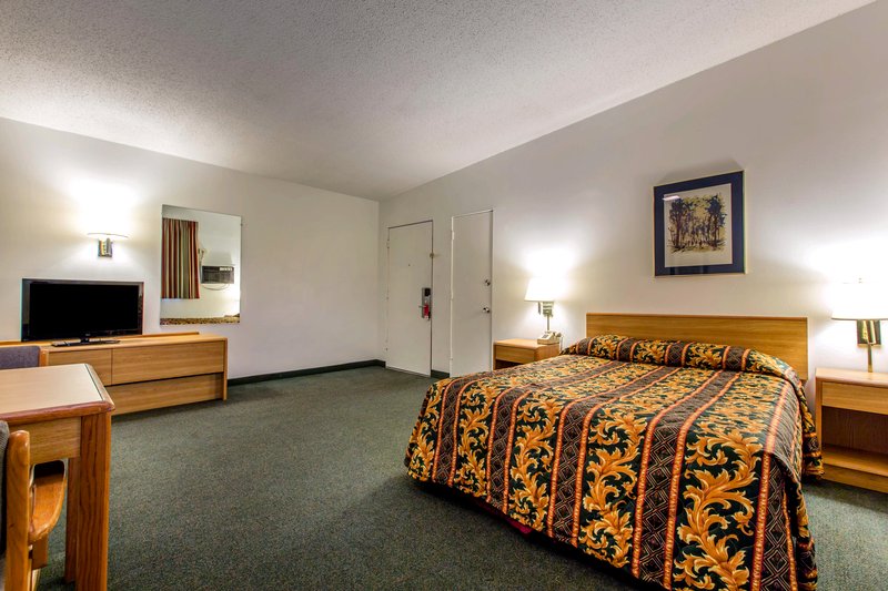 Econo Lodge Eureka By Humboldt Bay - Eureka, CA