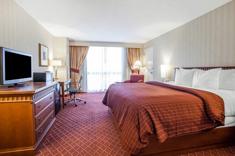 Clarion-Empire Meadowlan - Secaucus, NJ