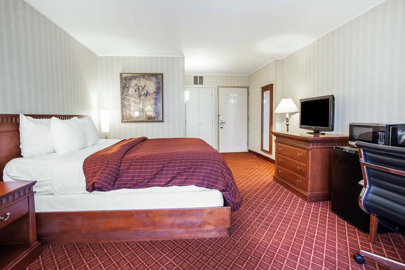 Clarion-Empire Meadowlan - Secaucus, NJ