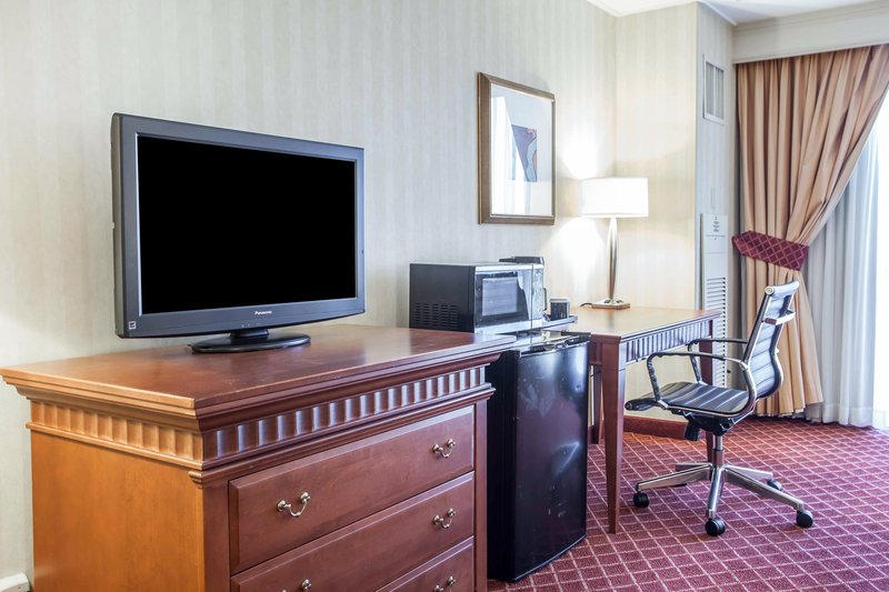 Clarion-Empire Meadowlan - Secaucus, NJ