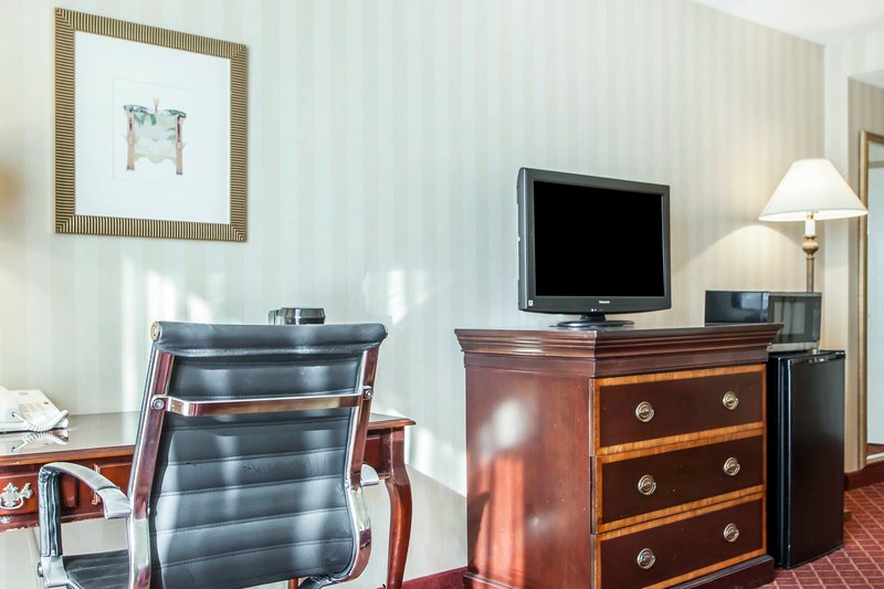 Clarion-Empire Meadowlan - Secaucus, NJ
