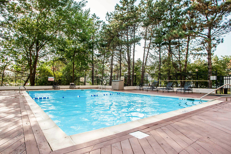 Clarion-Empire Meadowlan - Secaucus, NJ
