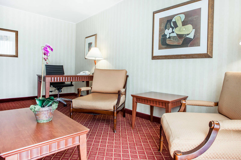 Clarion-Empire Meadowlan - Secaucus, NJ