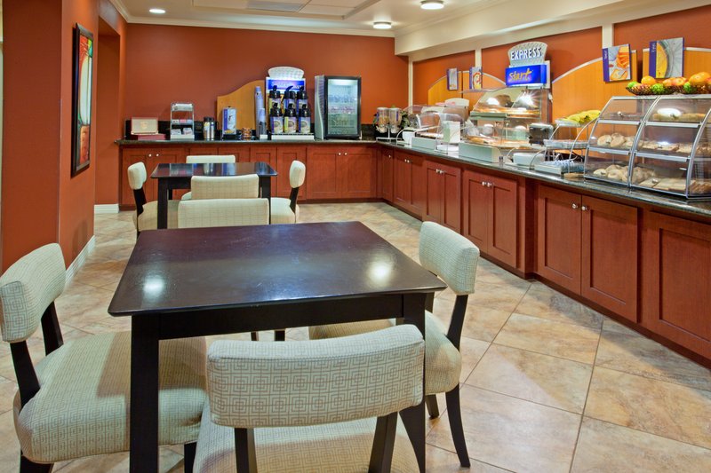 Holiday Inn Express HOUSTON SOUTHWEST - SUGAR LAND - Needville, TX