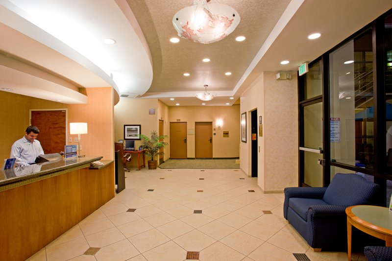 Holiday Inn Express Redwood City-Central - Redwood City, CA