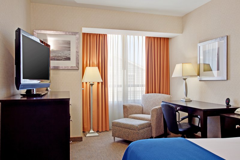 Holiday Inn Express Redwood City-Central - Redwood City, CA