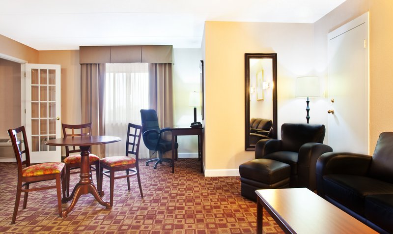 Holiday Inn Express ROLLING MDWS-SCHAUMBURG AREA - Broadview, IL