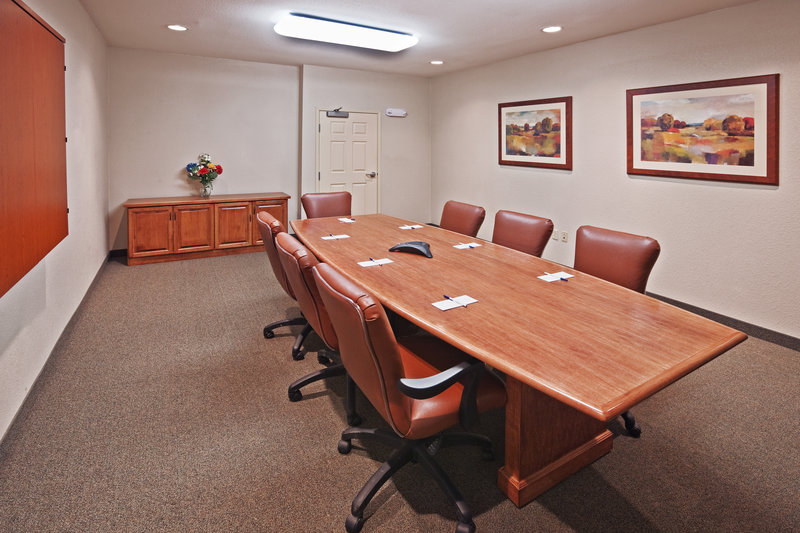 Candlewood Suites OWASSO - Owasso, OK