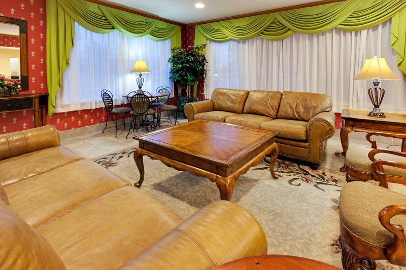 Holiday Inn Express - Lancaster, PA
