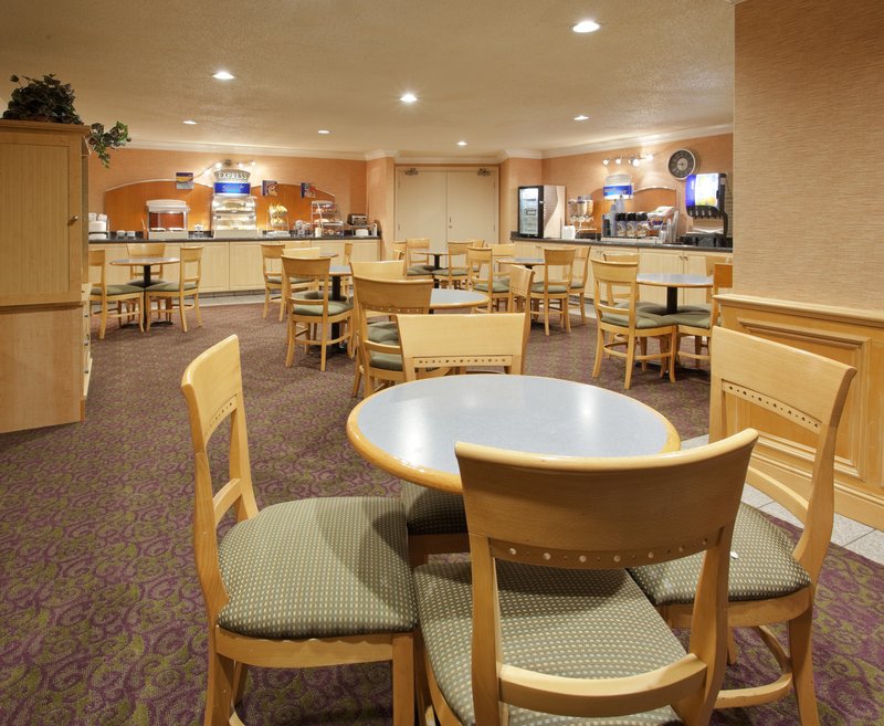 Holiday Inn Express - Union City, CA