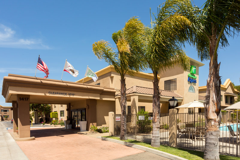 Holiday Inn Express - Lompoc, CA