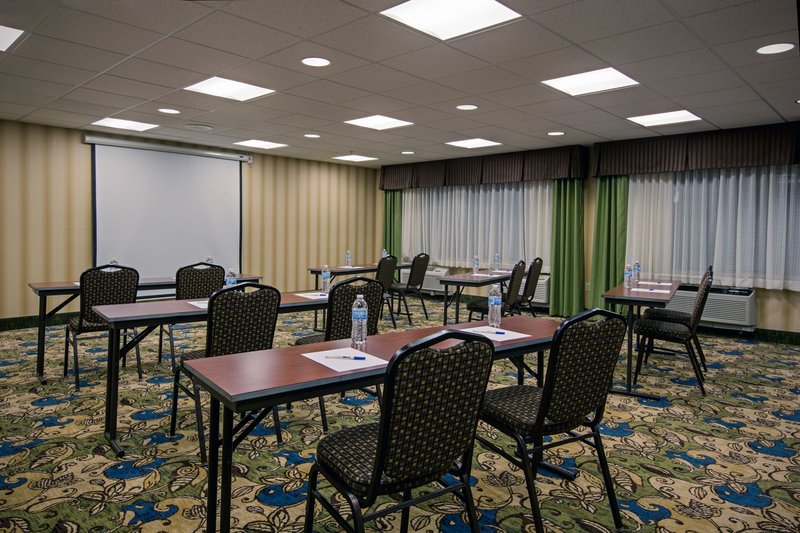 Holiday Inn Express MEADVILLE (I-79 EXIT 147A) - Springboro, PA