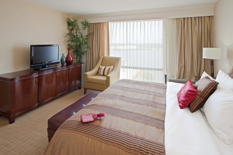 Crowne Plaza - Alexandria, VA