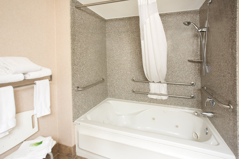 Holiday Inn Express YREKA-SHASTA AREA - Shasta Lake, CA