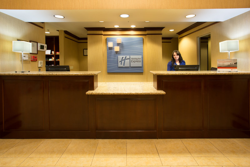 Holiday Inn Express YREKA-SHASTA AREA - Shasta Lake, CA