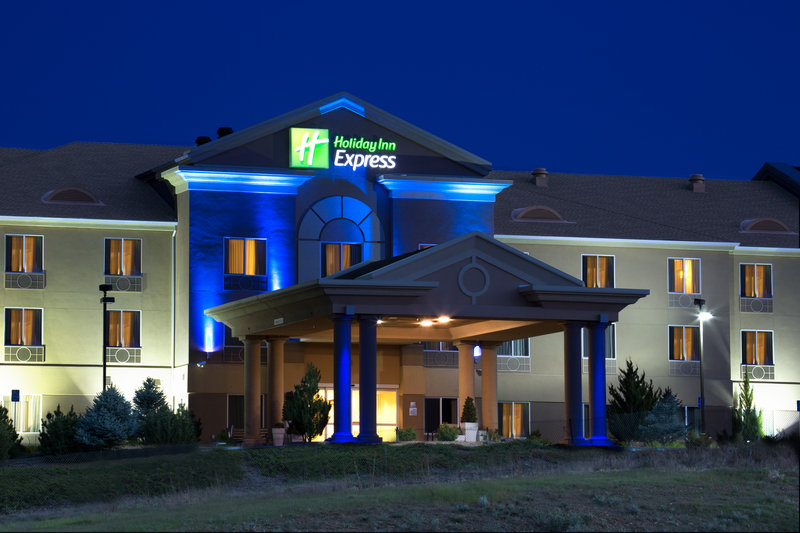 Holiday Inn Express YREKA-SHASTA AREA - Shasta Lake, CA