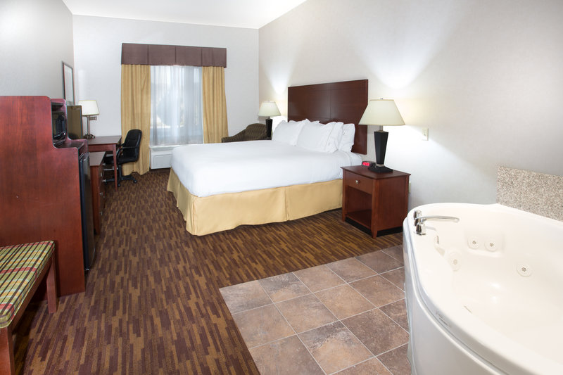 Holiday Inn Express YREKA-SHASTA AREA - Shasta Lake, CA