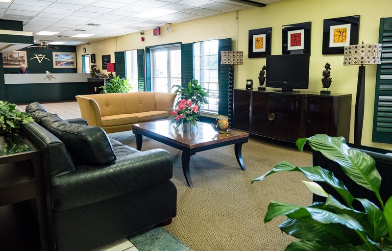 Vista Inn & Suites-Tampa - Tampa, FL