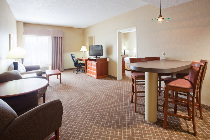 Holiday Inn Express CEDAR RAPIDS (COLLINS RD) - Cedar Rapids, IA