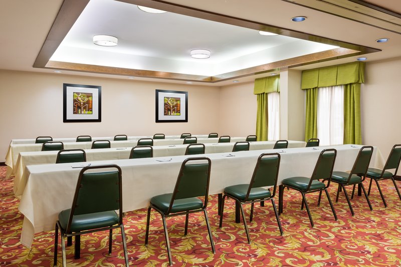 Holiday Inn Express & Suites SAVANNAH - MIDTOWN - Savannah, GA