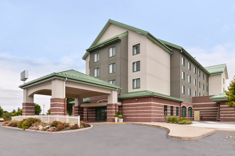 Holiday Inn Express BREEZEWOOD - Wood, PA