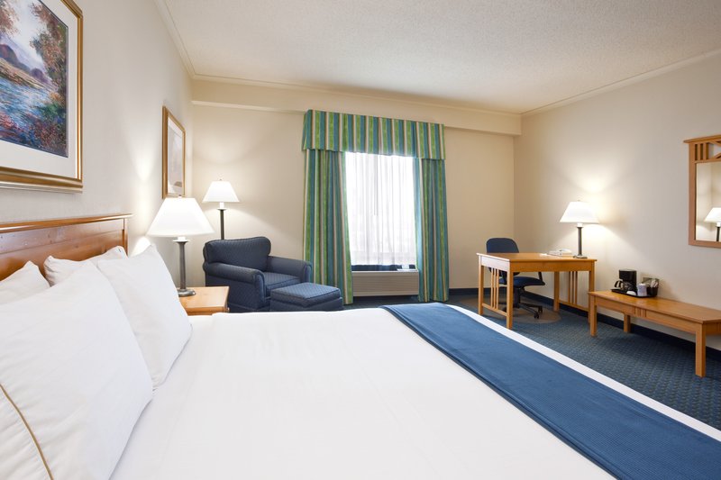 Holiday Inn Express BREEZEWOOD - Wood, PA