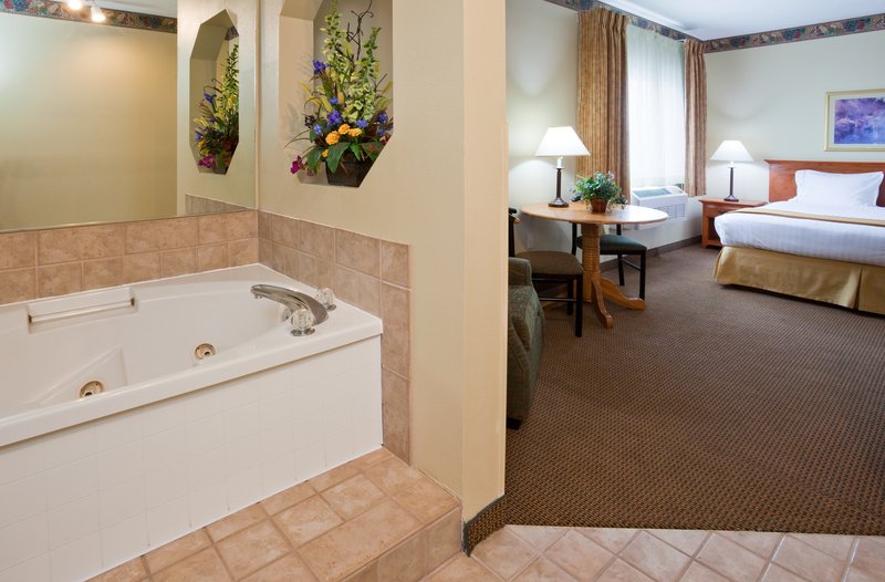 Holiday Inn Express ANCHORAGE - Whittier, AK