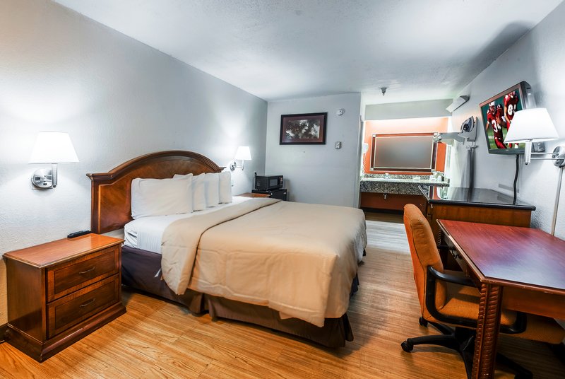 Red Roof Inn - Tampa, FL