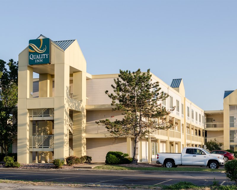 Quality Inn - Mission, KS