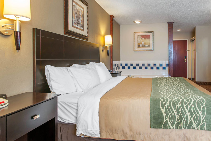 Holiday Inn Express - Uniondale, IN