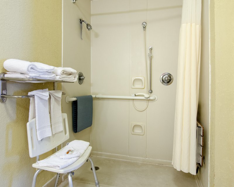 Quality Inn - Mission, KS