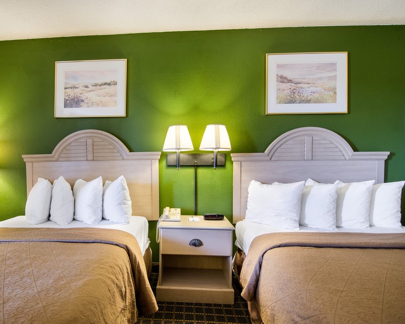 Quality Inn - Mission, KS