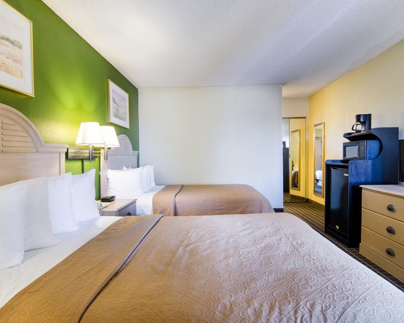 Quality Inn - Mission, KS