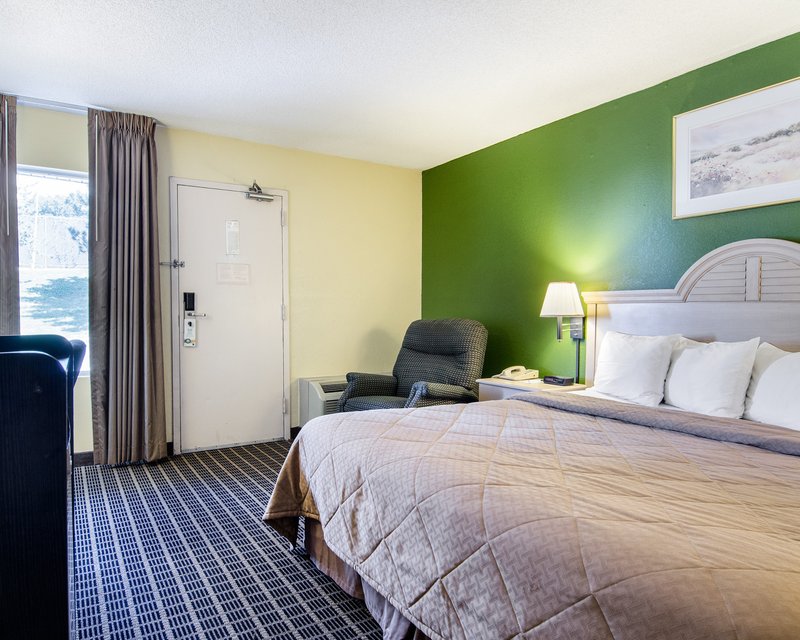 Quality Inn - Mission, KS