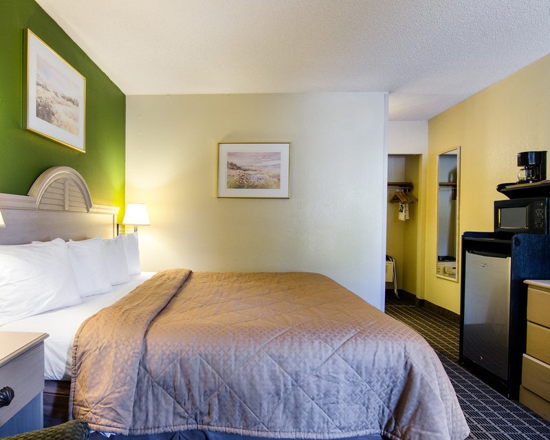 Quality Inn - Mission, KS