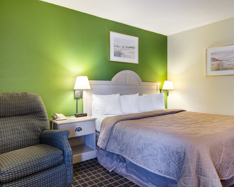 Quality Inn - Mission, KS