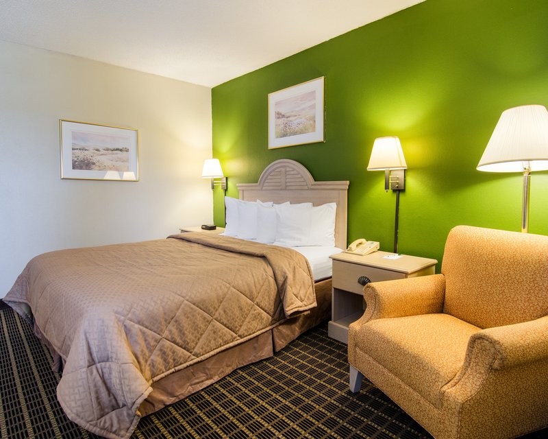 Quality Inn - Mission, KS