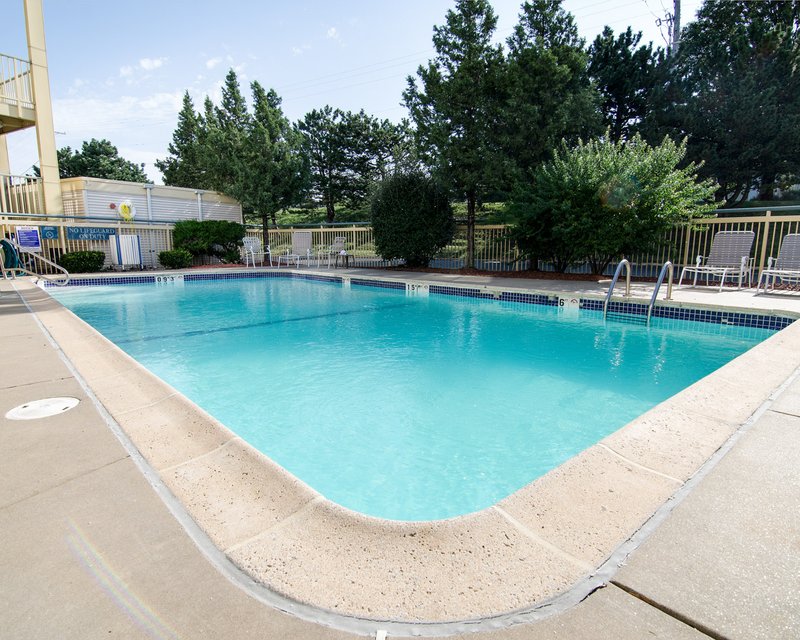 Quality Inn - Mission, KS