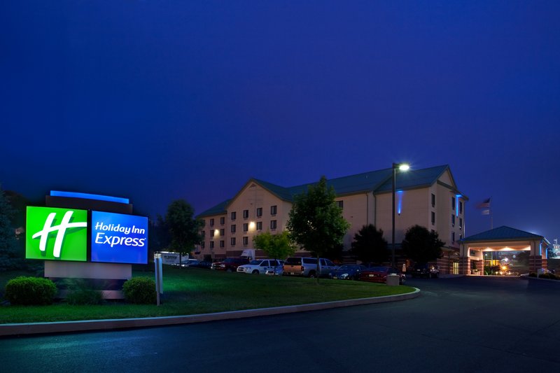 Holiday Inn Express BREEZEWOOD - Wood, PA