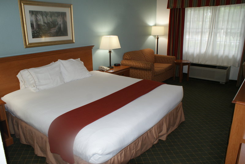 Holiday Inn Express FAYETTEVILLE - Fayetteville, GA