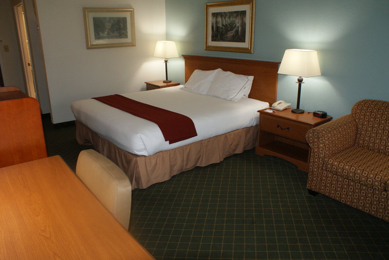 Holiday Inn Express FAYETTEVILLE - Fayetteville, GA