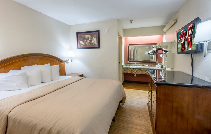 Red Roof Inn - Tampa, FL