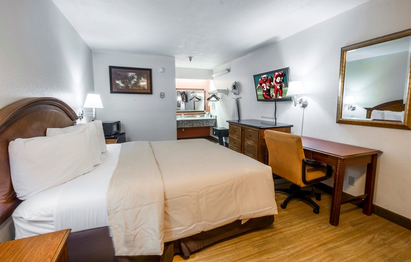 Red Roof Inn - Tampa, FL