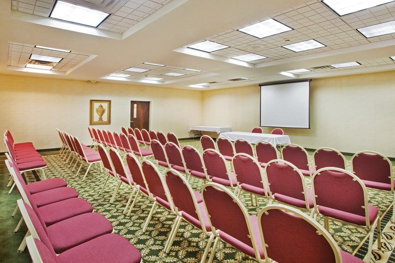 Holiday Inn Express FAYETTEVILLE - Fayetteville, GA