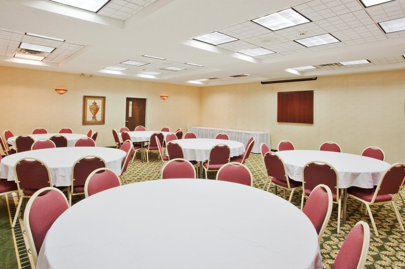 Holiday Inn Express FAYETTEVILLE - Fayetteville, GA
