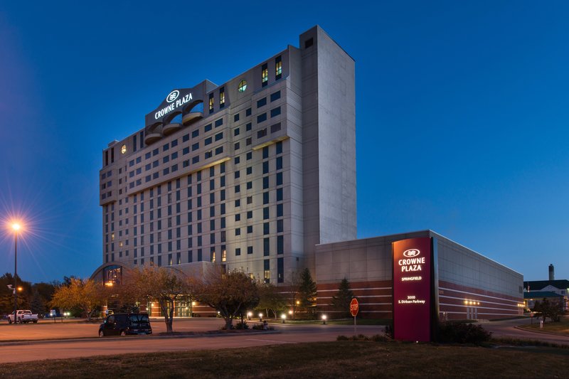 Crowne Plaza-Springfield - Mount Pulaski, IL